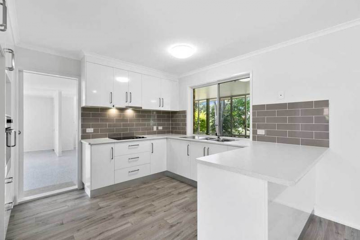 Pros & Cons Of Crushed Glass Countertops ®BsgGlassChip