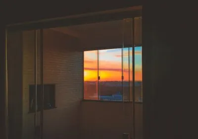 can glass be stronger than concrete